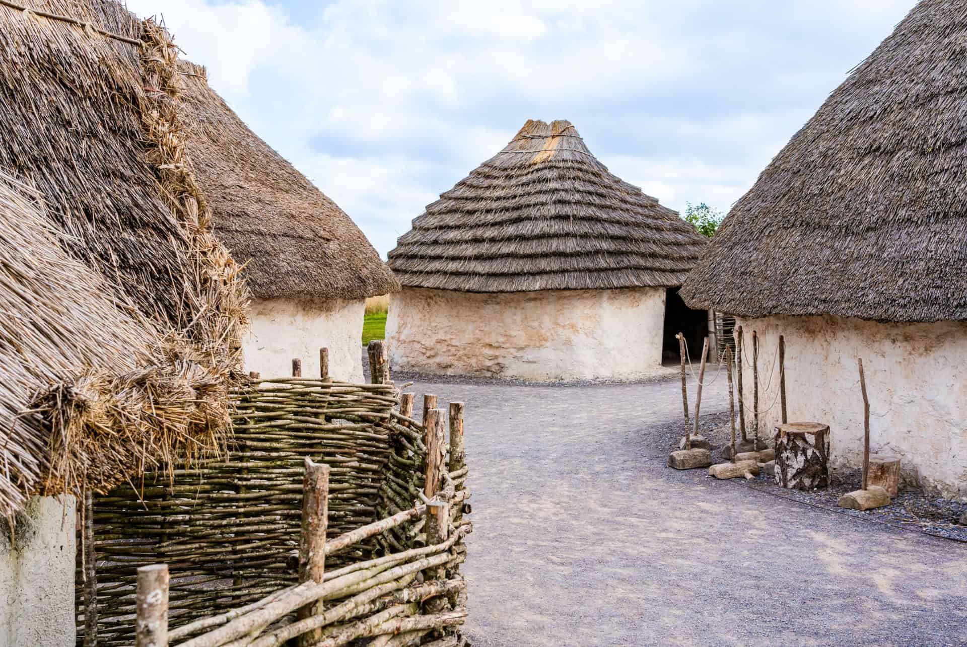 maisons neolithiques stonehenge