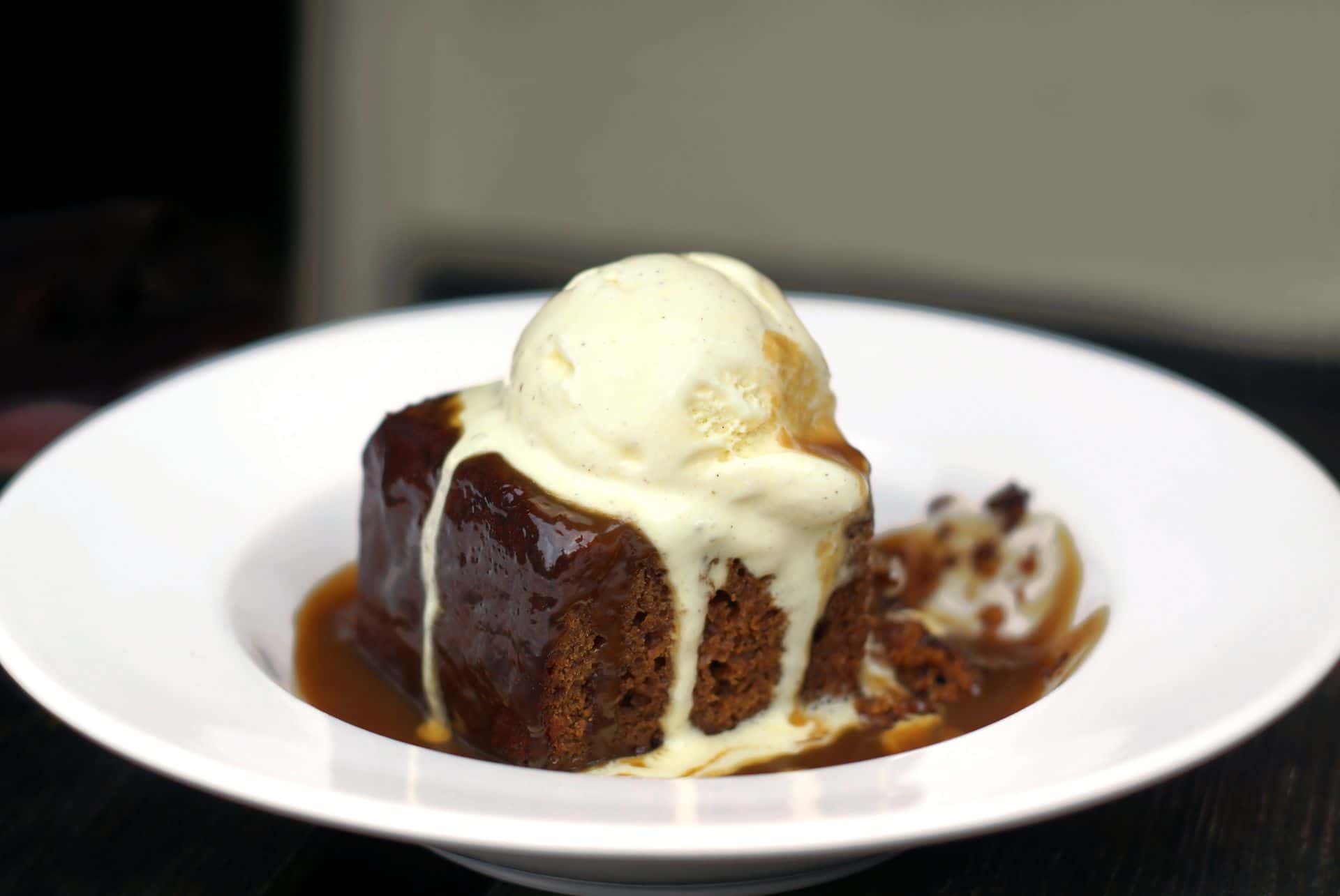 sticky toffee pudding
