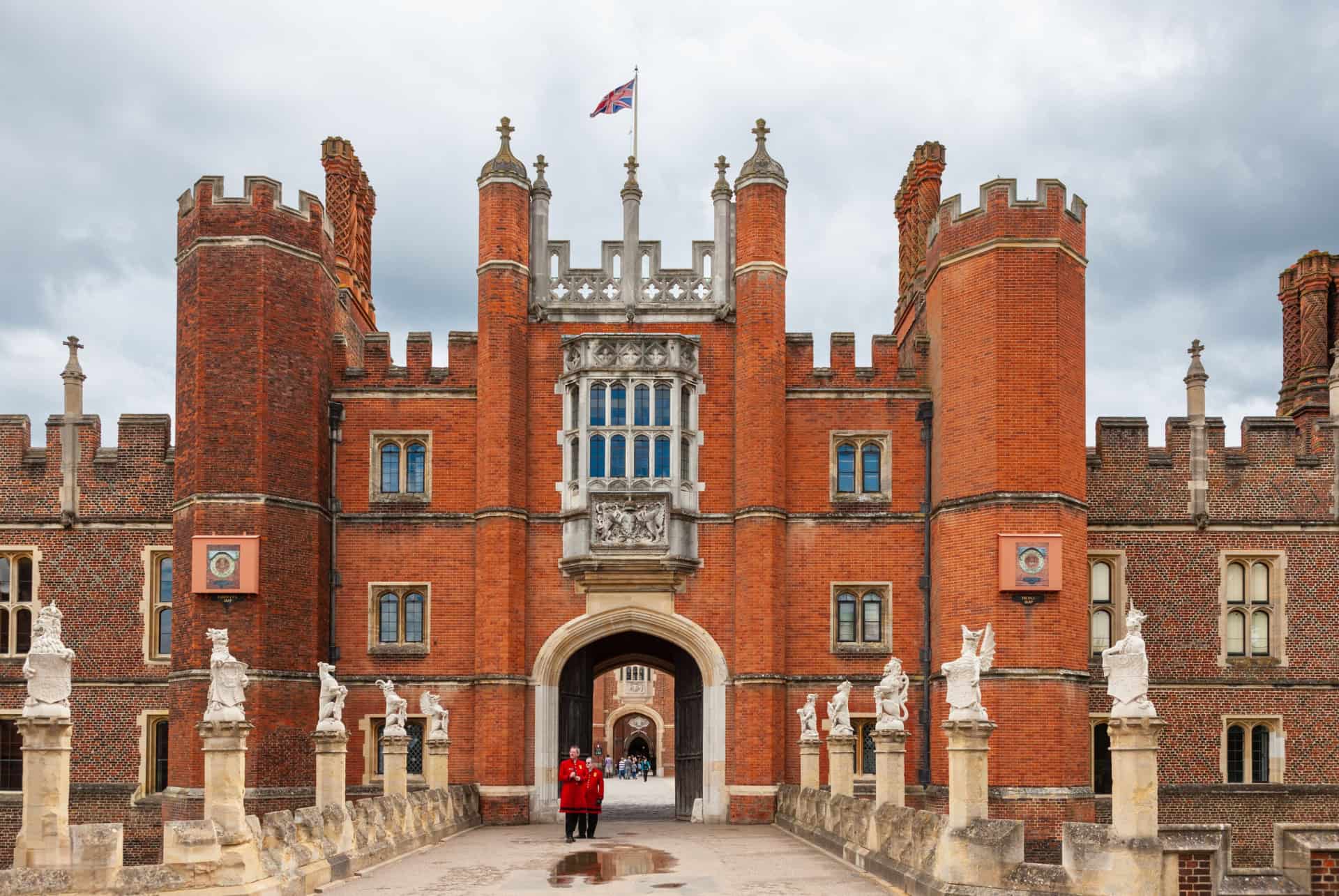 entree hampton court palace