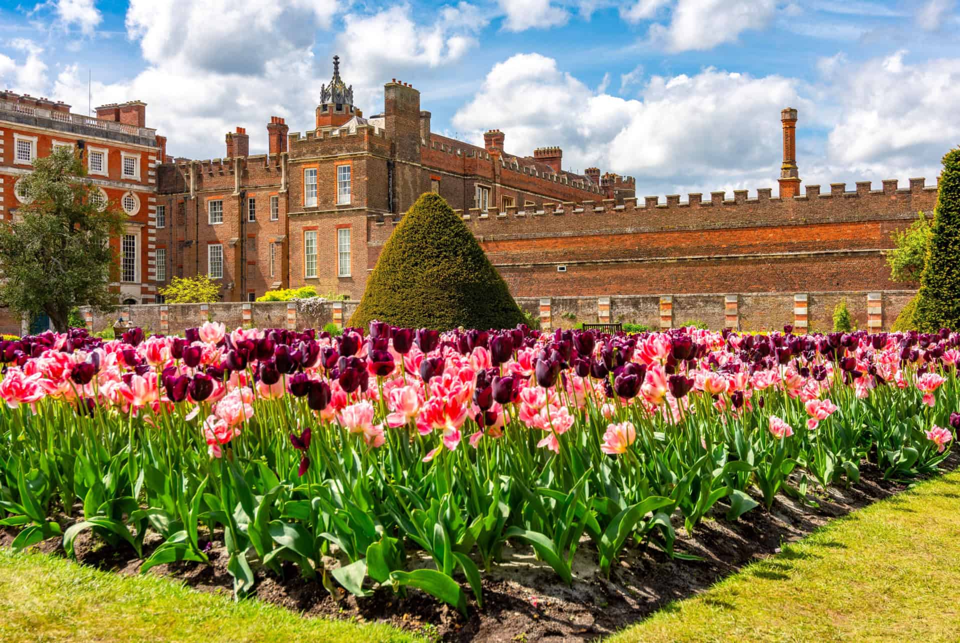 hampton court palace au printemps
