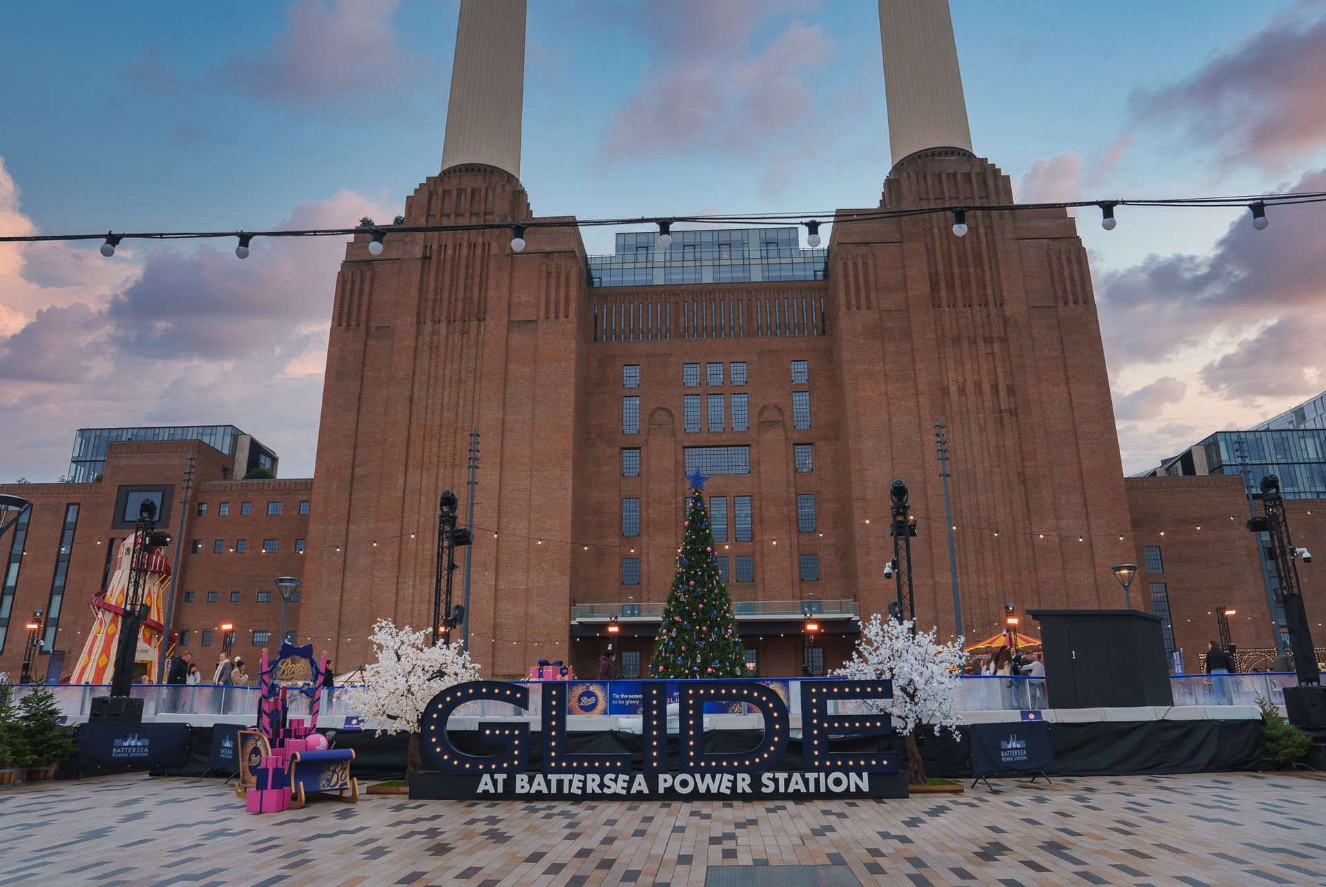 entrée de Glide au pied de Battersea Power Station
