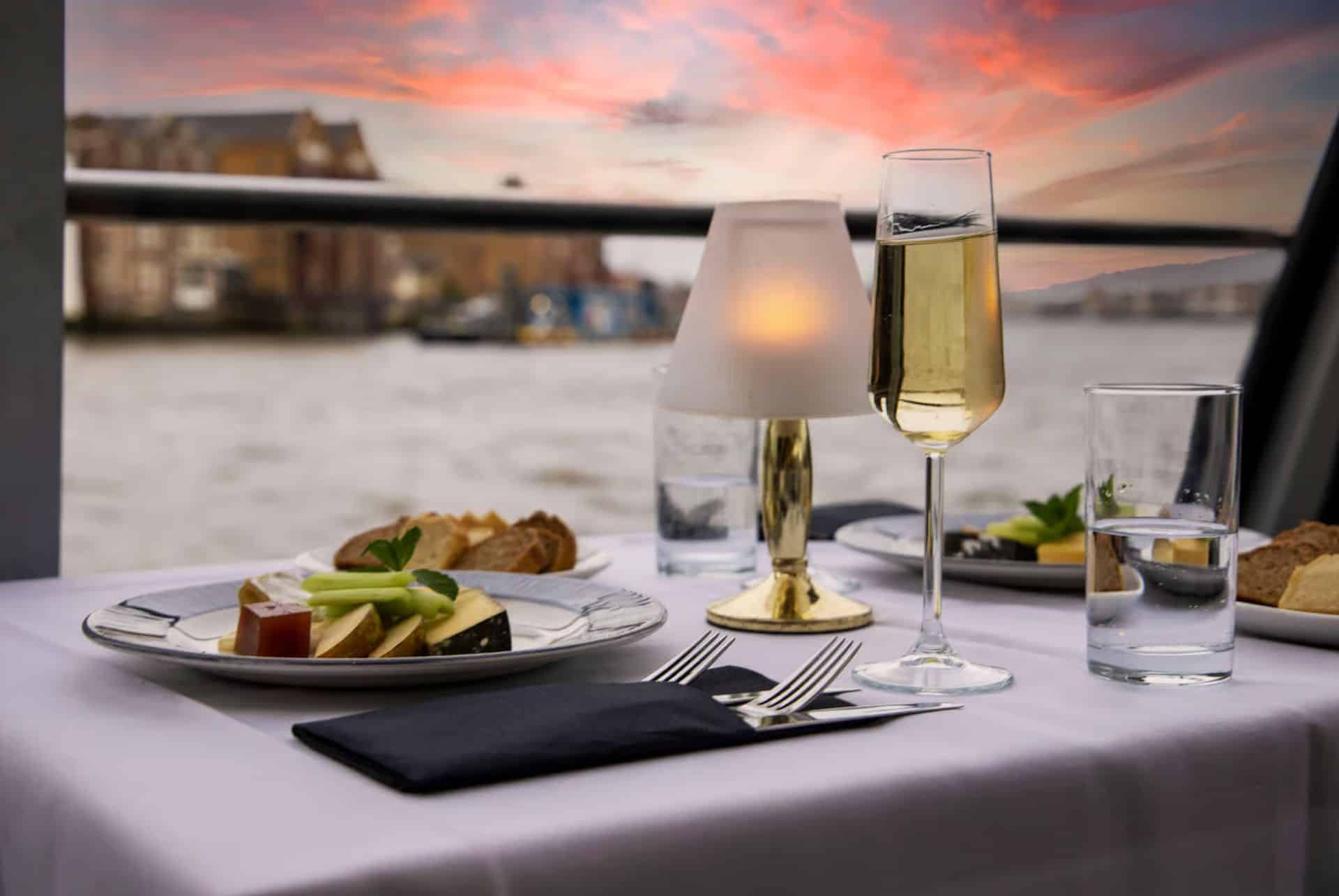 diner croisiere noel a londres