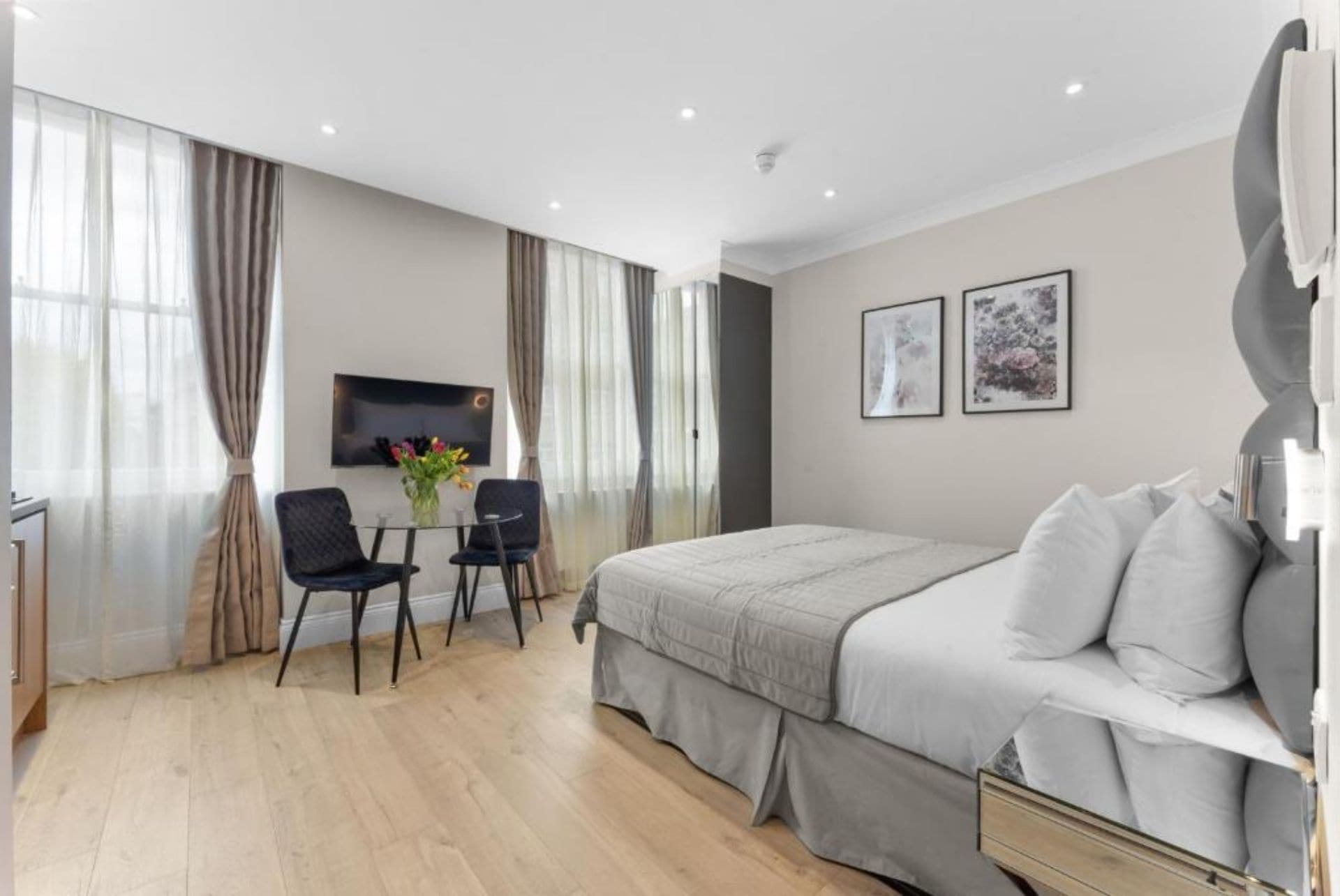 cleveland residences russel square