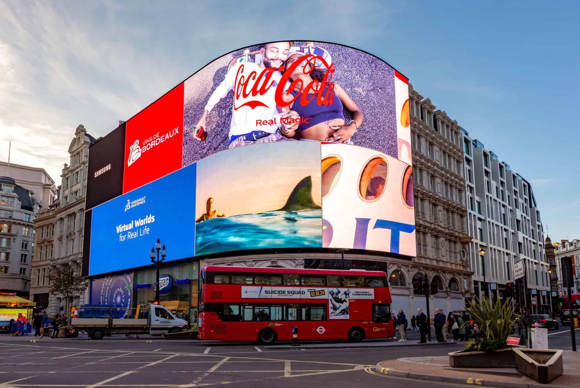 neons piccadilly circus
